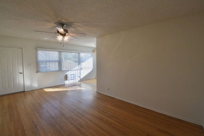 Photo - 5915 Fair Ave Unit 5913
