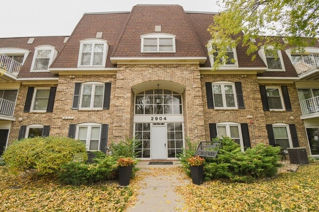 Photo - Spacious Country Club Estates Condo with P...