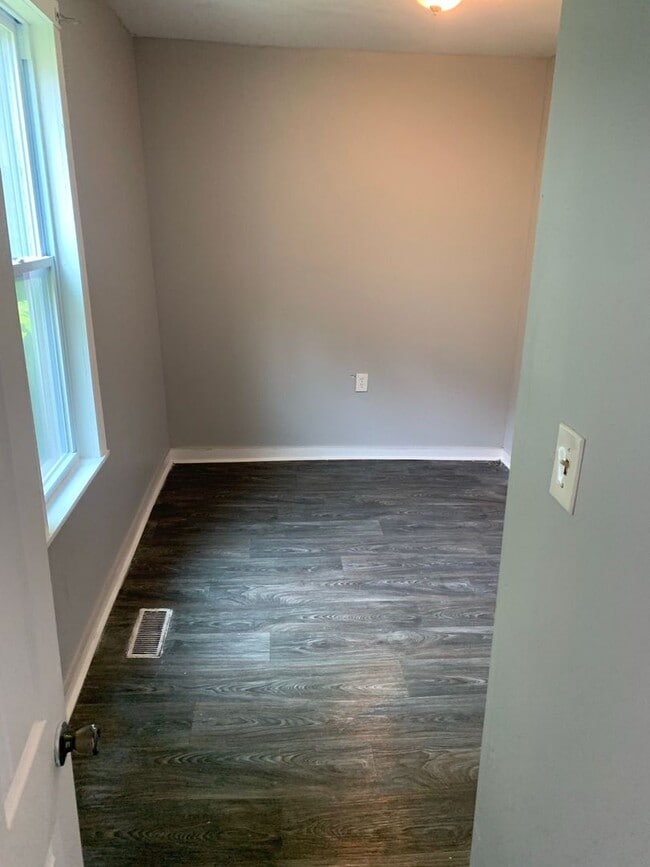 710 Kewaunee St. (Duplex) Apartment For Rent in Racine, WI