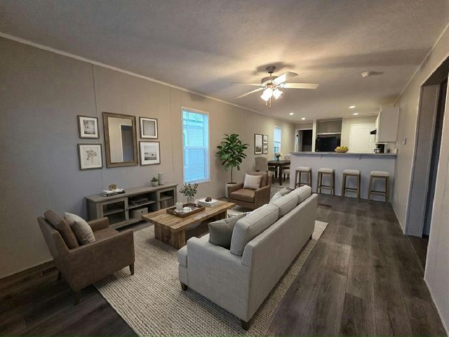 Photo - 198 Bluejay Ln