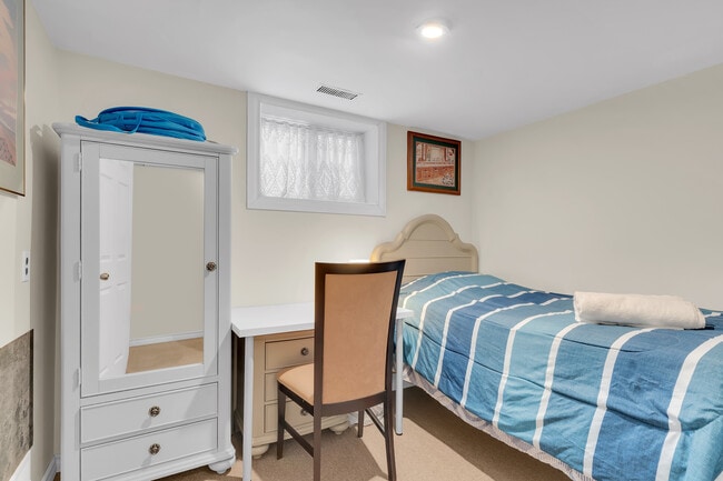 Building Photo - 46 Falaise Rd