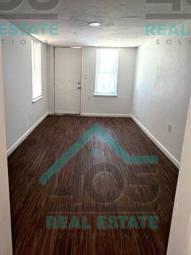 2125 SW 26th St Unit B