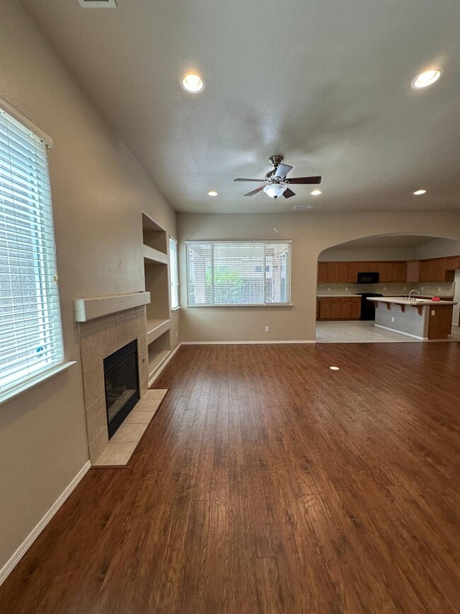 Photo - 5541 N Plum Ln