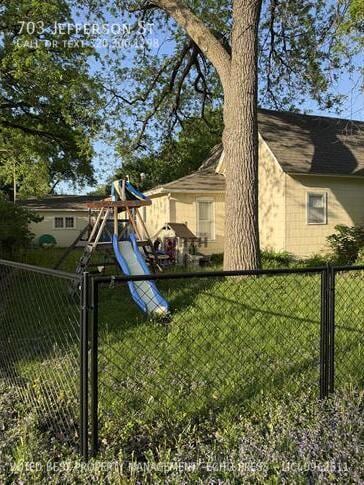 Photo - 703 Jefferson St