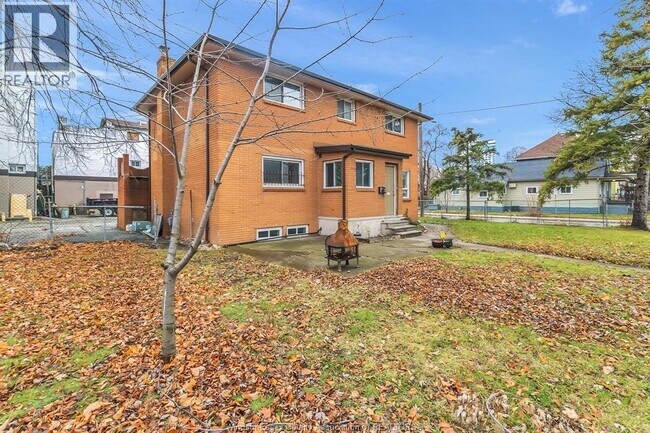 Photo - 509 Aylmer Ave