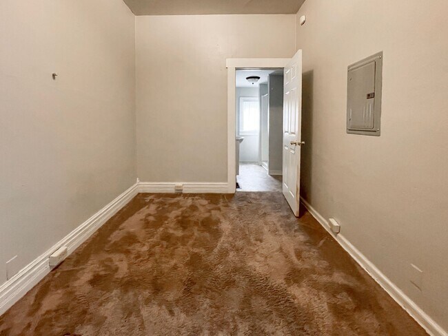 Photo - 824 & 826 W Ashland Ave Unit 826