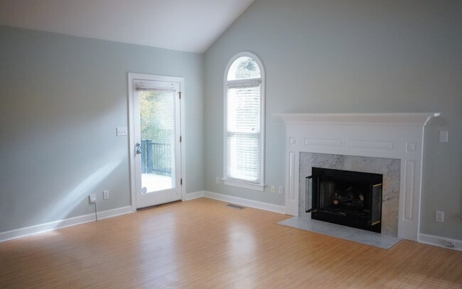 Photo - 3801 Lake Point Cir