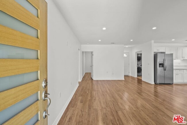 Photo - 6712 Cedros Ave