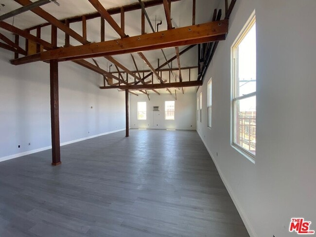 Photo - 726 S Santa Fe Ave Unidad 303