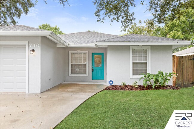 Photo - 730 Flora St