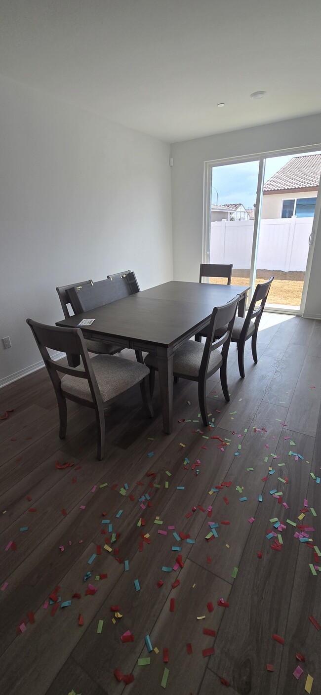 Dining area - 345 Charlton St