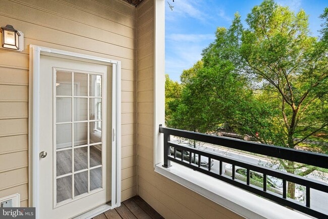 Photo - 701 Fallsgrove Dr Unit 207