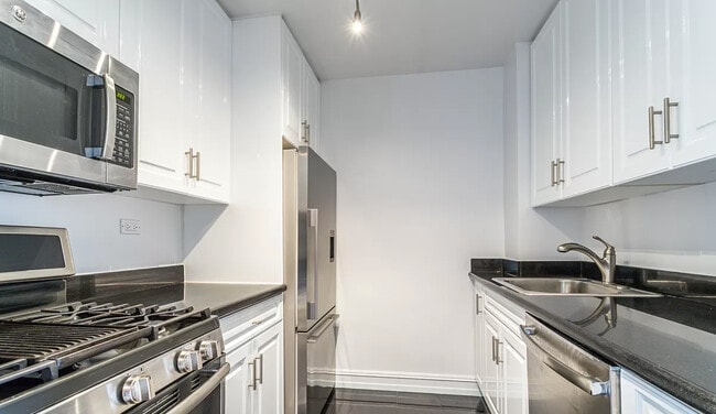 Photo - 888 Eighth Avenue