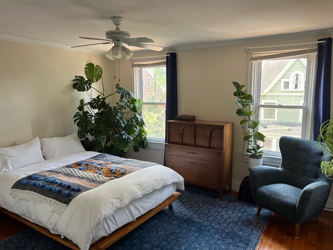 Building Photo - 17 5th St Rental