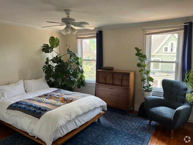 Building Photo - 17 5th St Rental