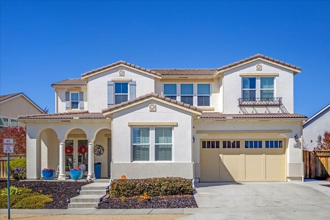 Photo - 589 Bluffs Dr