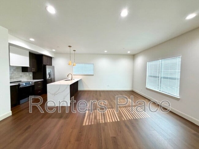 Photo - 1140 S Quincy Ave