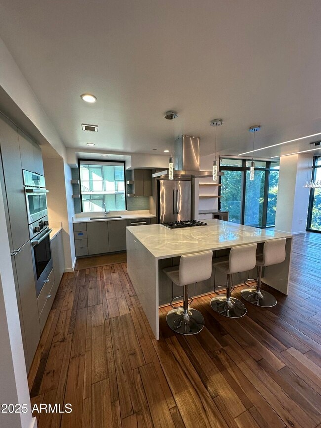 Building Photo - 200 W Portland St Unit 426