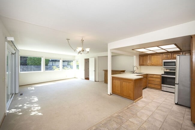 Photo - Beautifully Landscaped 4 Bed, 3 Bath Home- Close to Downtown!