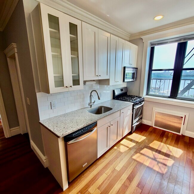 Building Photo - 7435 Boulevard East Unit 33 Rental