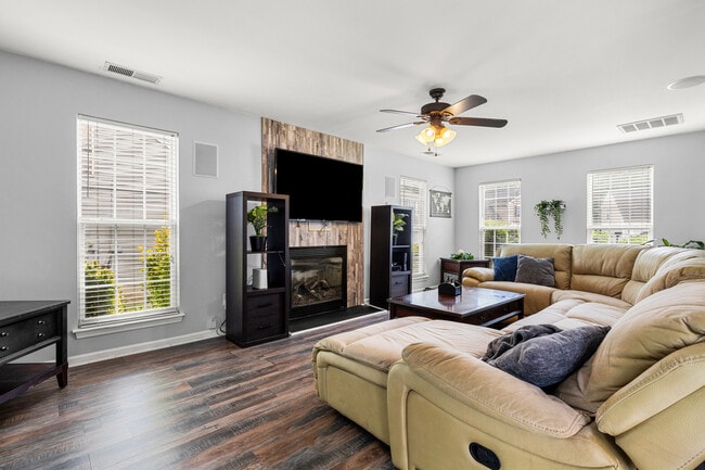 Photo - 1315 Red Tallen Ct