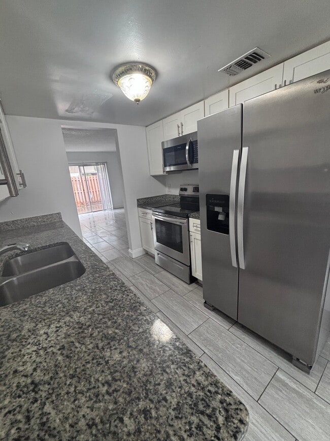 Photo - 4825 Lighthouse Cir