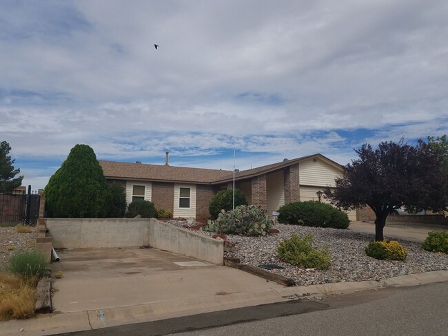 4 Bedroom Rio Rancho Home - 4 Bedroom Rio Rancho Home