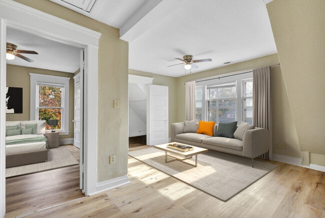 Photo - 1033 E Cesar E Chavez Ave