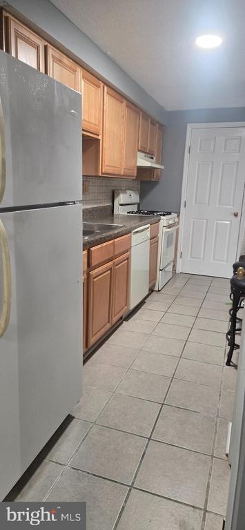 Photo - 96 Kenwood Dr