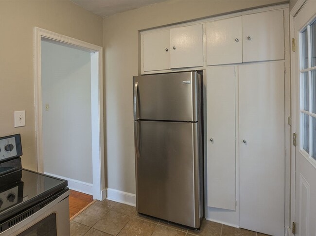 Photo - DARLING UPDATED 2 bed, 1 bath with updated appliances in HIGH POINT TERRACE