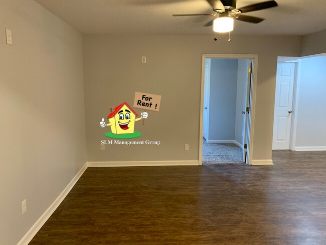 Photo - 5617 Oak St Unit B