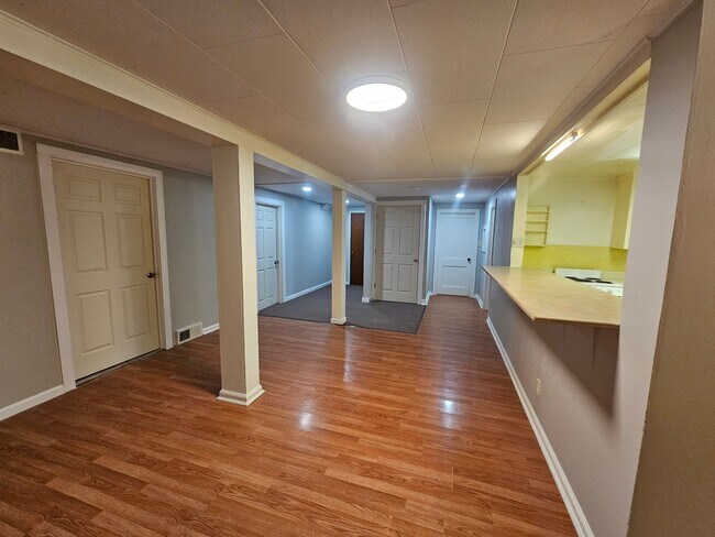 Photo - 303KENT Unit B