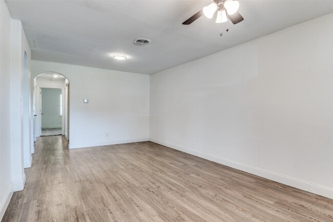 Photo - 10019 Olmos Dr