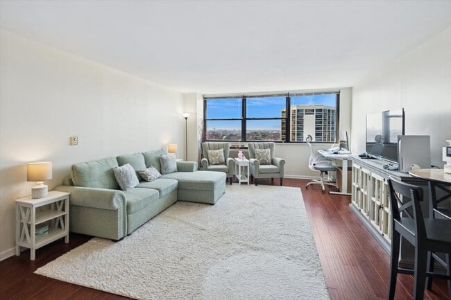 Photo - 2700 N Hampden Ct Unidad 18E