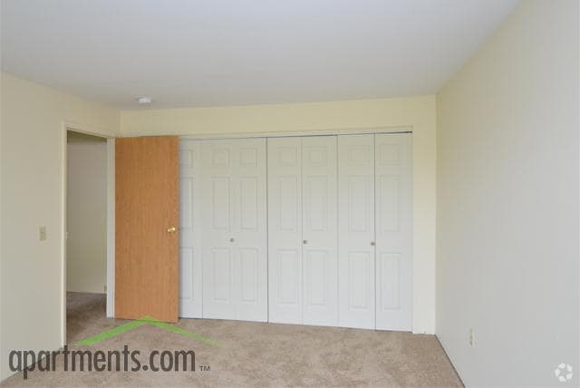 2 Bedroom Split Level - Camelot Square Apartments