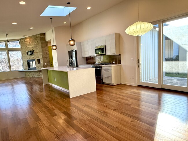 Building Photo - 416 Starlight Vlg Lp