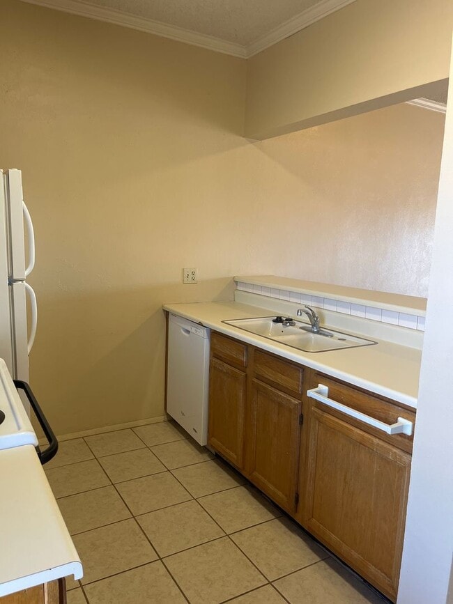 Photo - 1020 Mockingbird Ln