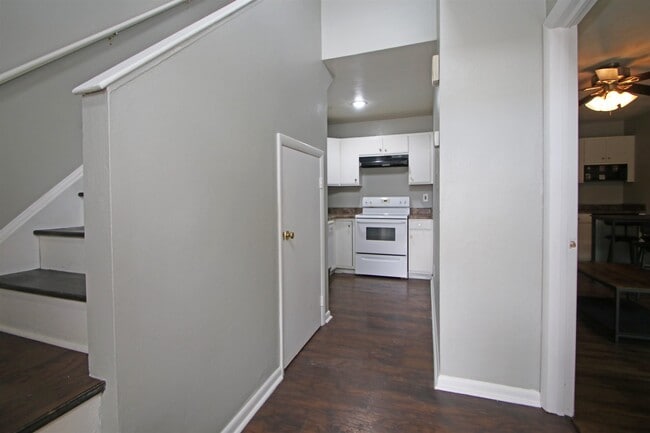 Photo - 1368 Bradley Dr