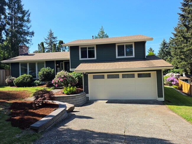 Photo - Lea Hill tri-level home - 3 bedroom 2.5 bath home - Feels like new/ Remodeled - A Must see - Avai...