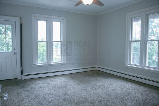 Building Photo - 9 Beacon St Unit 3