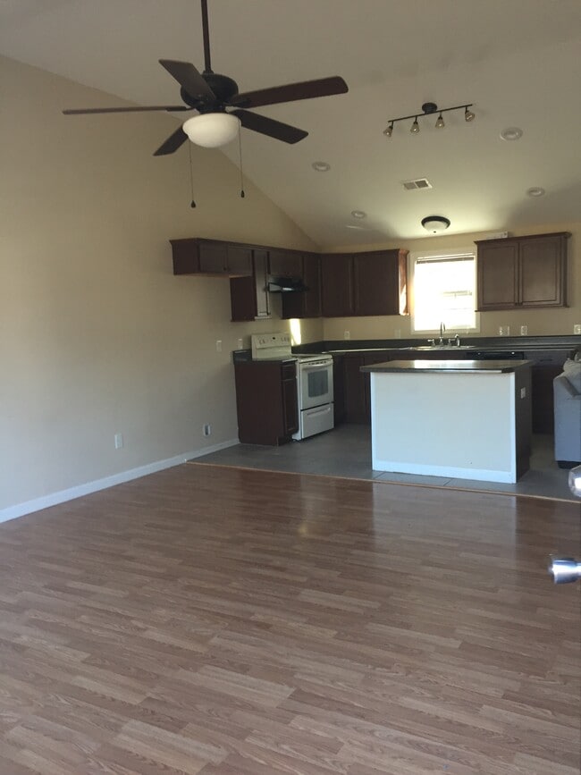 Photo - 136 Shoally St