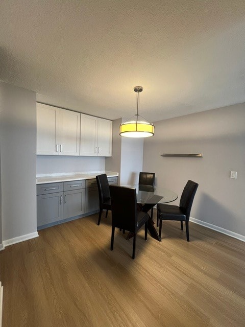 Dinning place - 2740 N Pine Grove Ave Unit 9