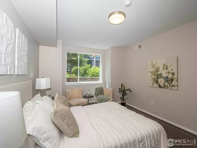 Master bedroom - 2850 E College Ave Unit 107