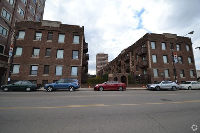 Building Photo - 3036 N Halsted St Rental
