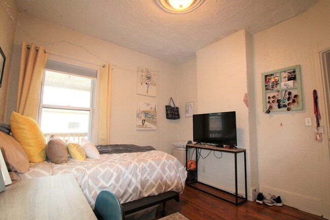 Photo - 93 Hillside St Unit 93 Hillside #3