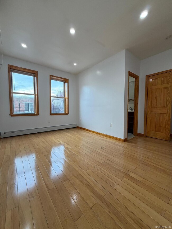 Building Photo - 42-16 Bell Blvd Unit 2