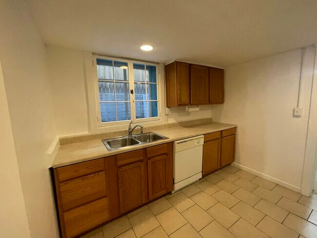 Photo - 27 S Grant St Unit Garden