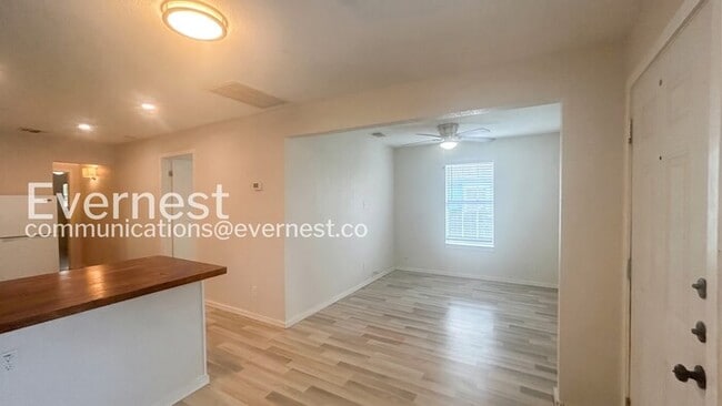 Photo - 125 Magendie St