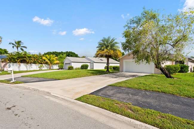 Photo - 1209 Pine Sage Cir
