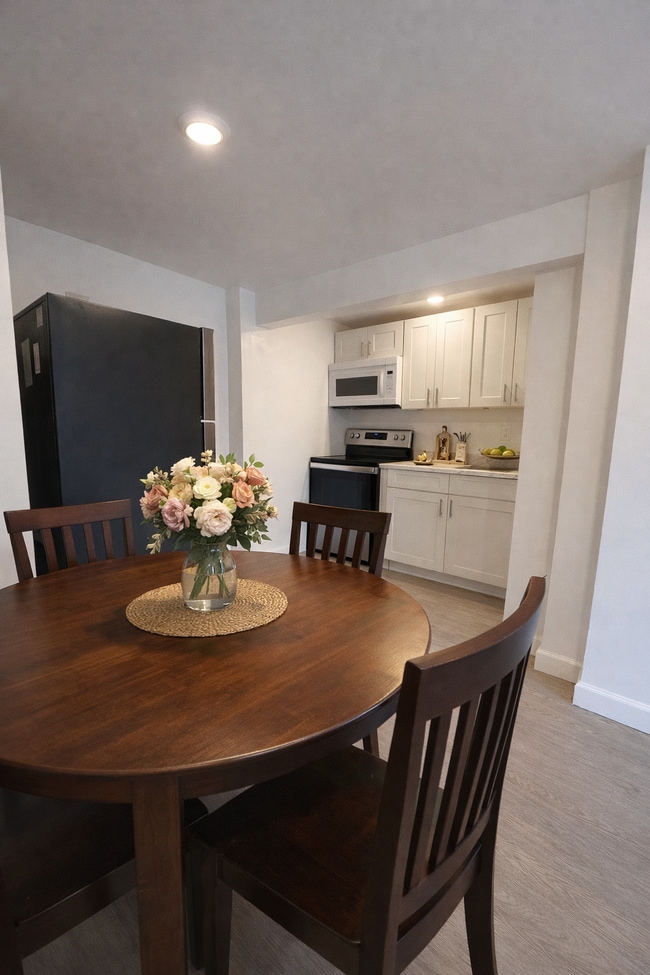 Photo - 336 W 18th St Unit A